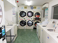 セブンイレブン保谷ひばりが丘北2丁目店、ひばりが丘北わんぱく公園、ひばりが丘北市民集会所、書道教室光春書院、すし銚子丸ひばりが丘店近く、カメさんのふっくらふとんコインランドリーひばりが丘店店舗店内